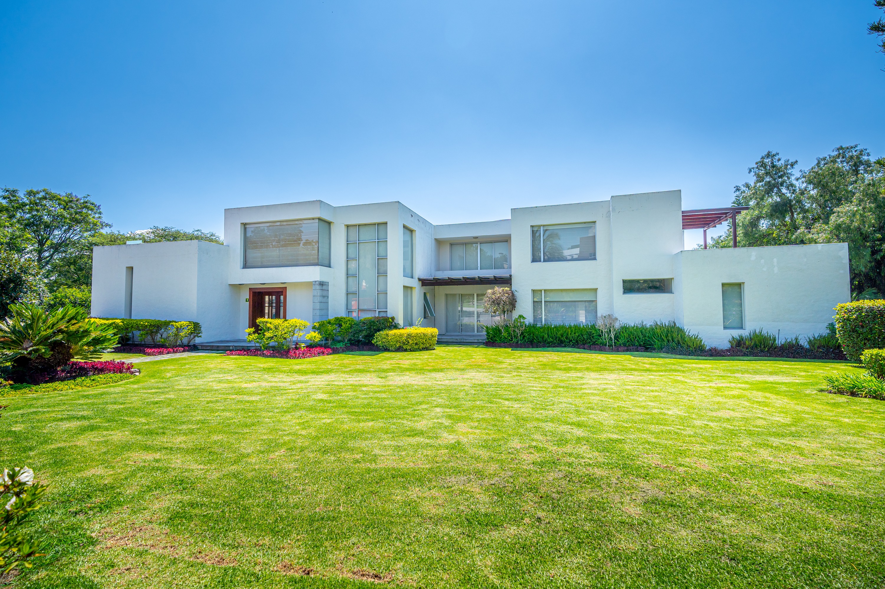 ESPECTACULAR MANSIÓN DE VENTA EN QUITO ECUADOR EN UNA DE LAS MÁS EXCLUSIVAS URBANIZACIONES DE CUMBAYÁ VALLE CERCANO A QUITO - Imagen ampliada 27