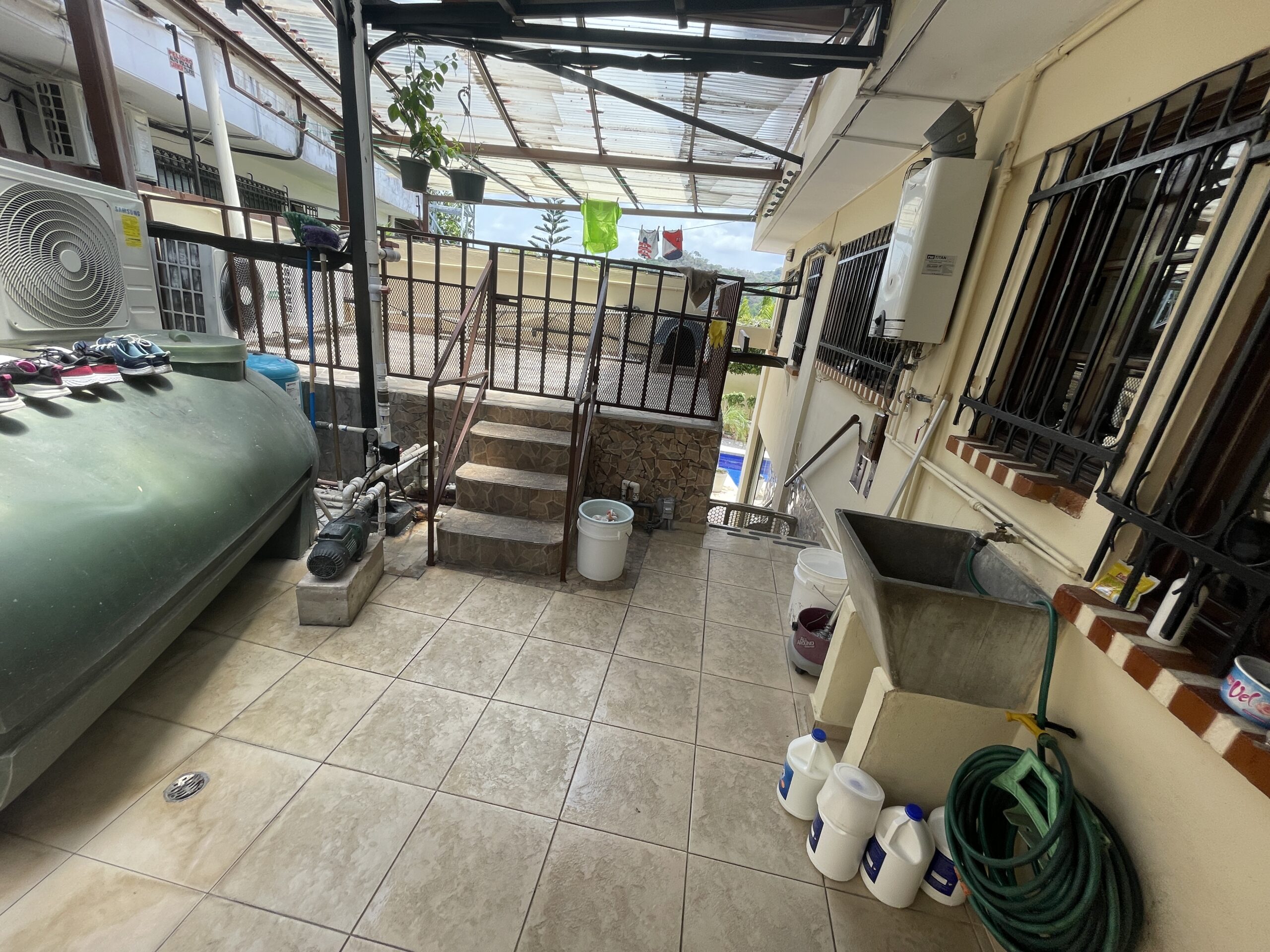 Casa en La Alameda - Imagen ampliada 25