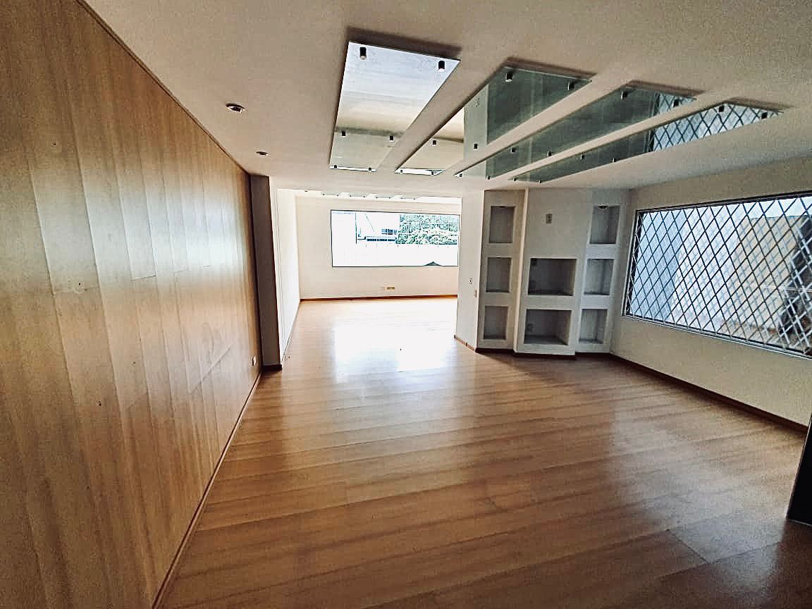 EDIFICIO EMPRESARIAL Y COMERCIAL - Imagen ampliada 2