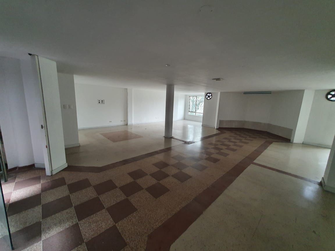 EDIFICIO EMPRESARIAL Y COMERCIAL - Imagen ampliada 5