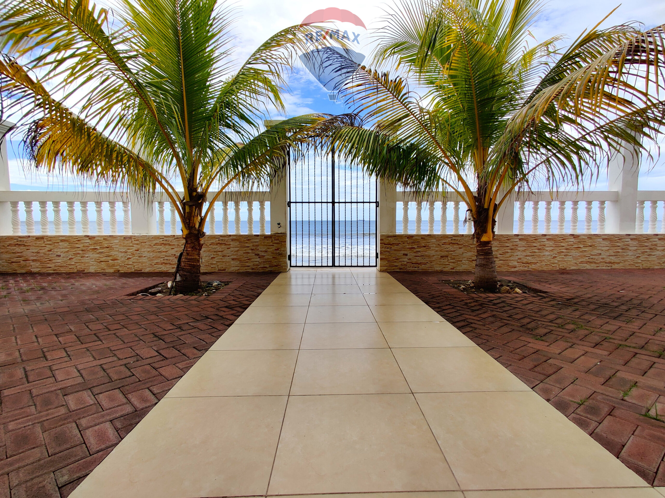 Twostory Beachfront House - Imagen ampliada 2