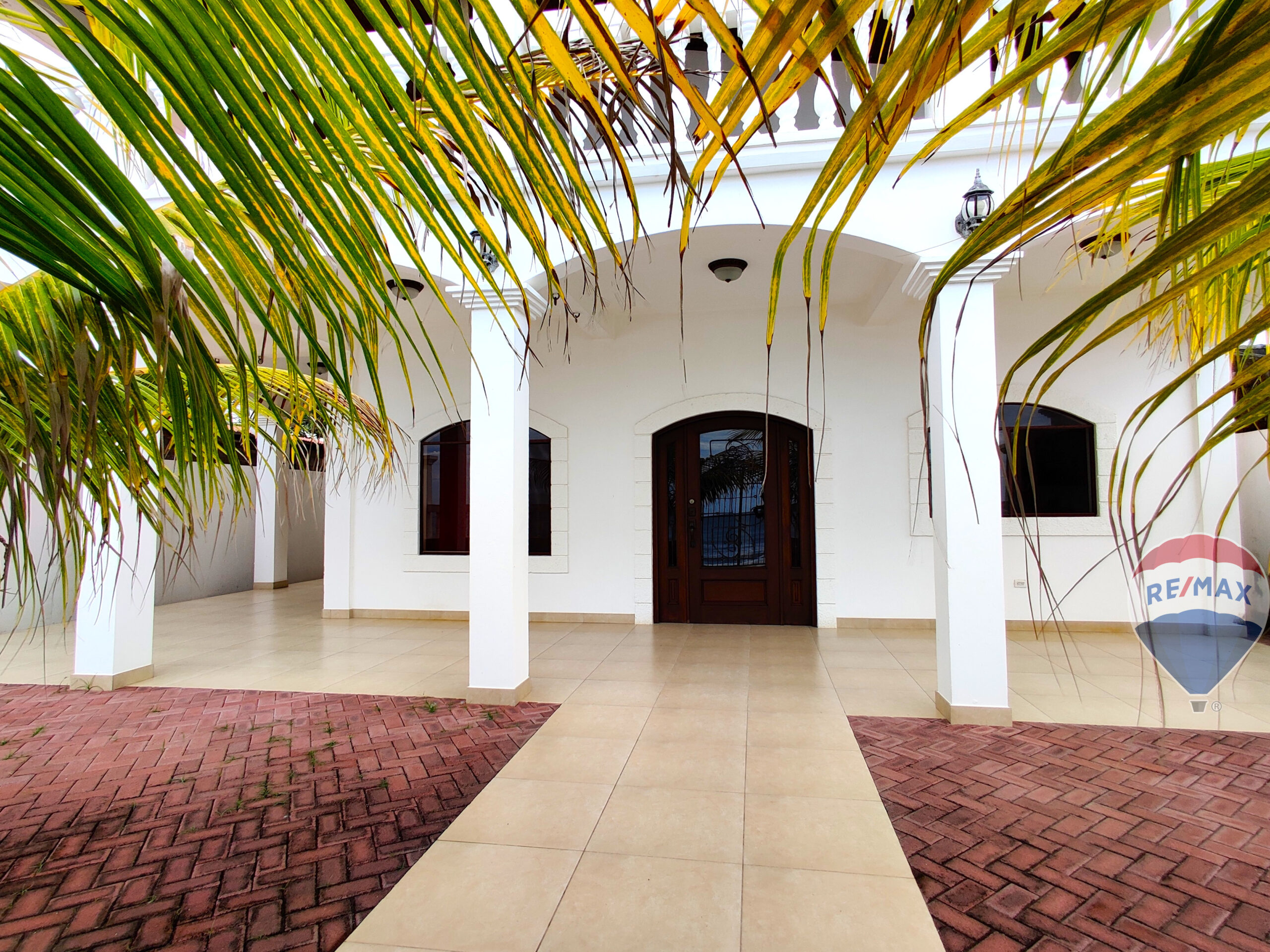 Twostory Beachfront House - Imagen ampliada 4