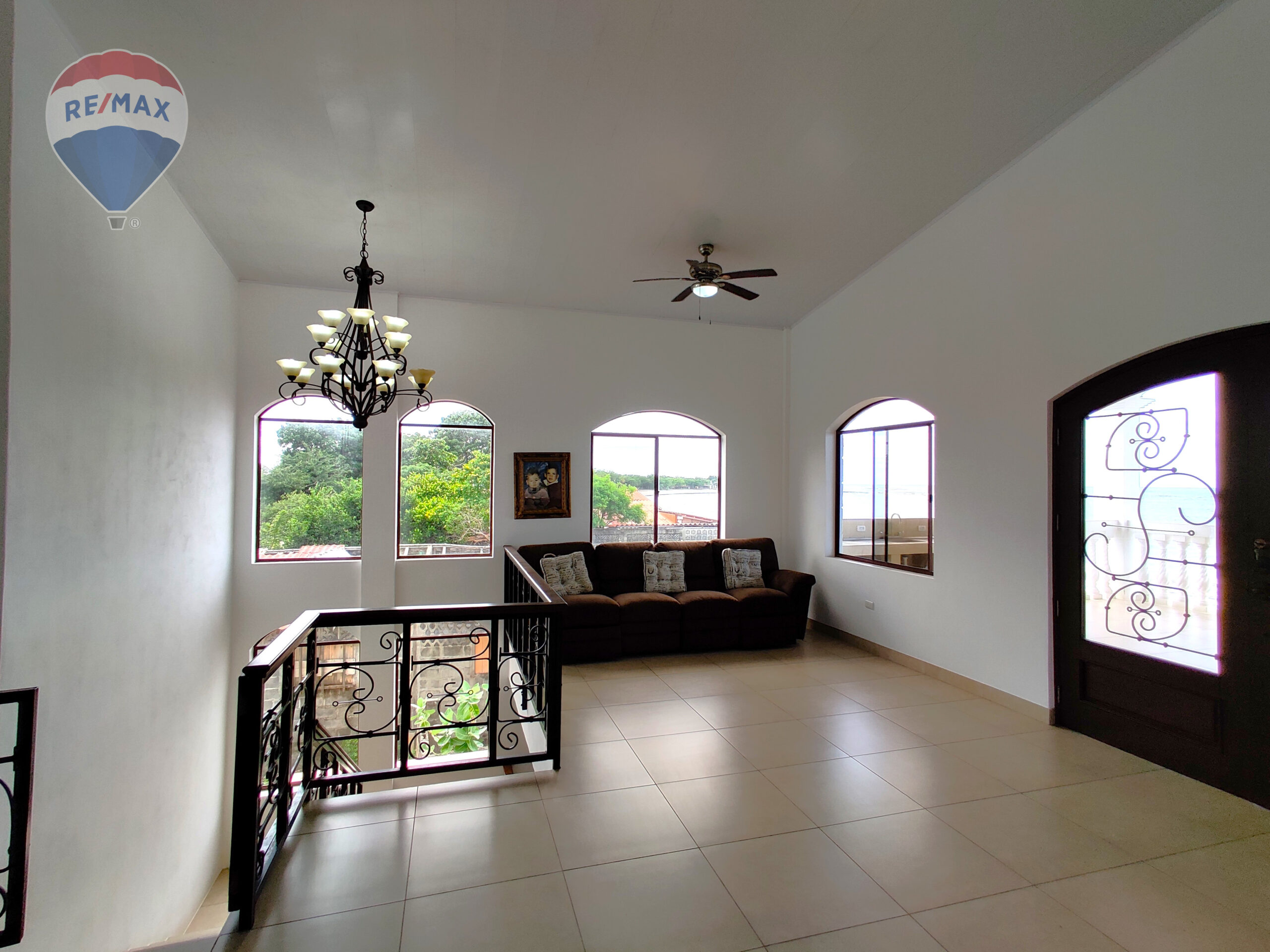 Twostory Beachfront House - Imagen ampliada 9