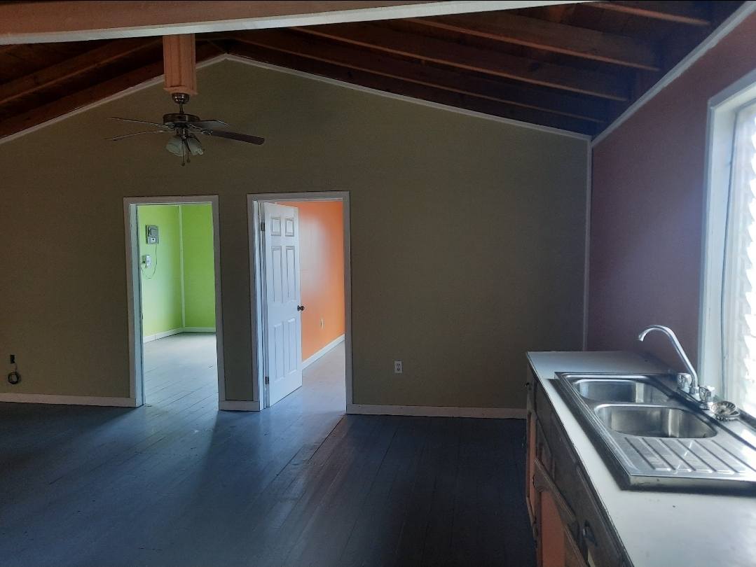 COMMERCIAL PROPERTY FOR SALE ON UTILA BAY ISLANDS HONDURAS - Imagen ampliada 17