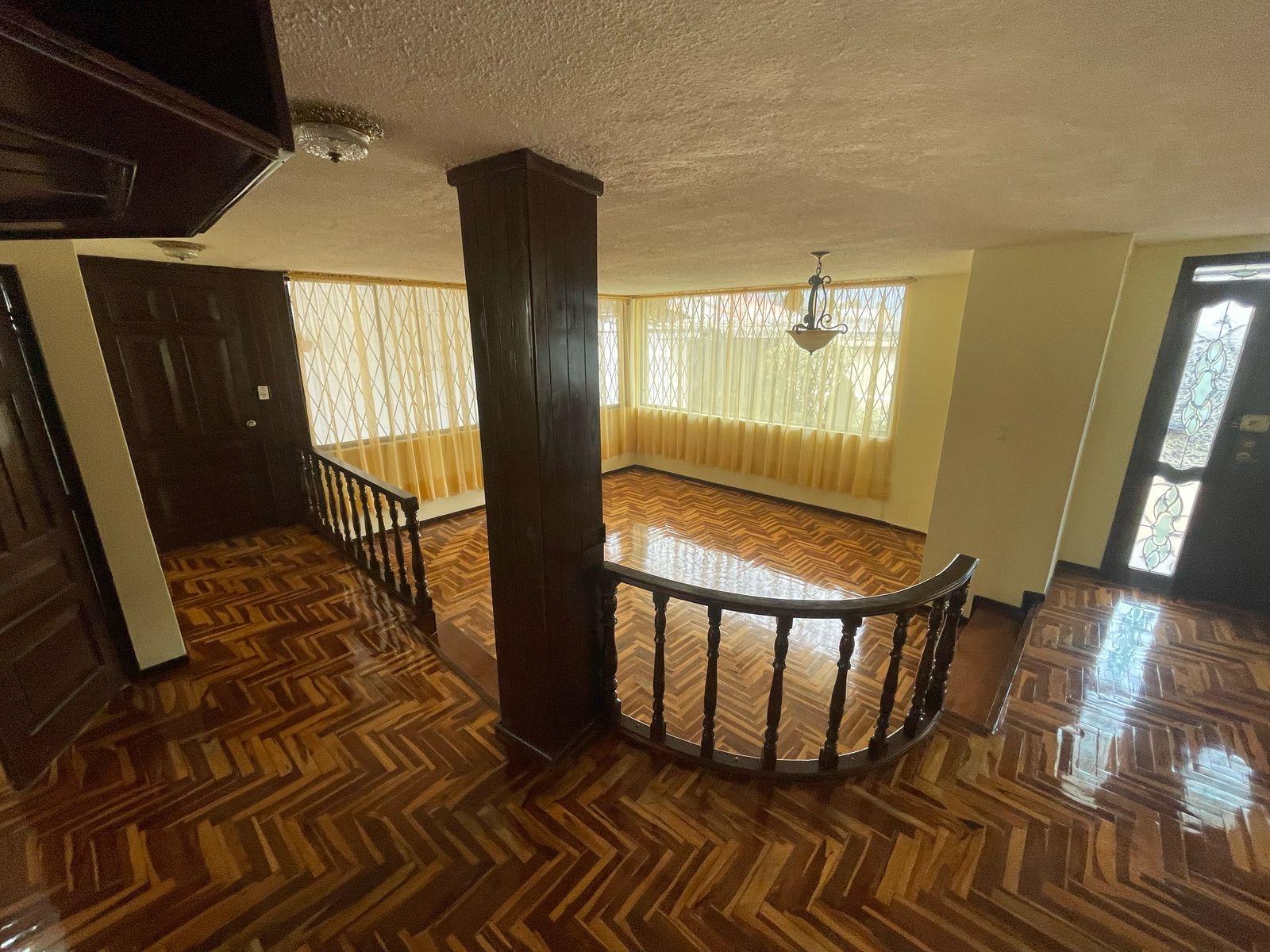 VENTA DE HERMOSA  CASA EN SANGOLQUI - Imagen ampliada 7
