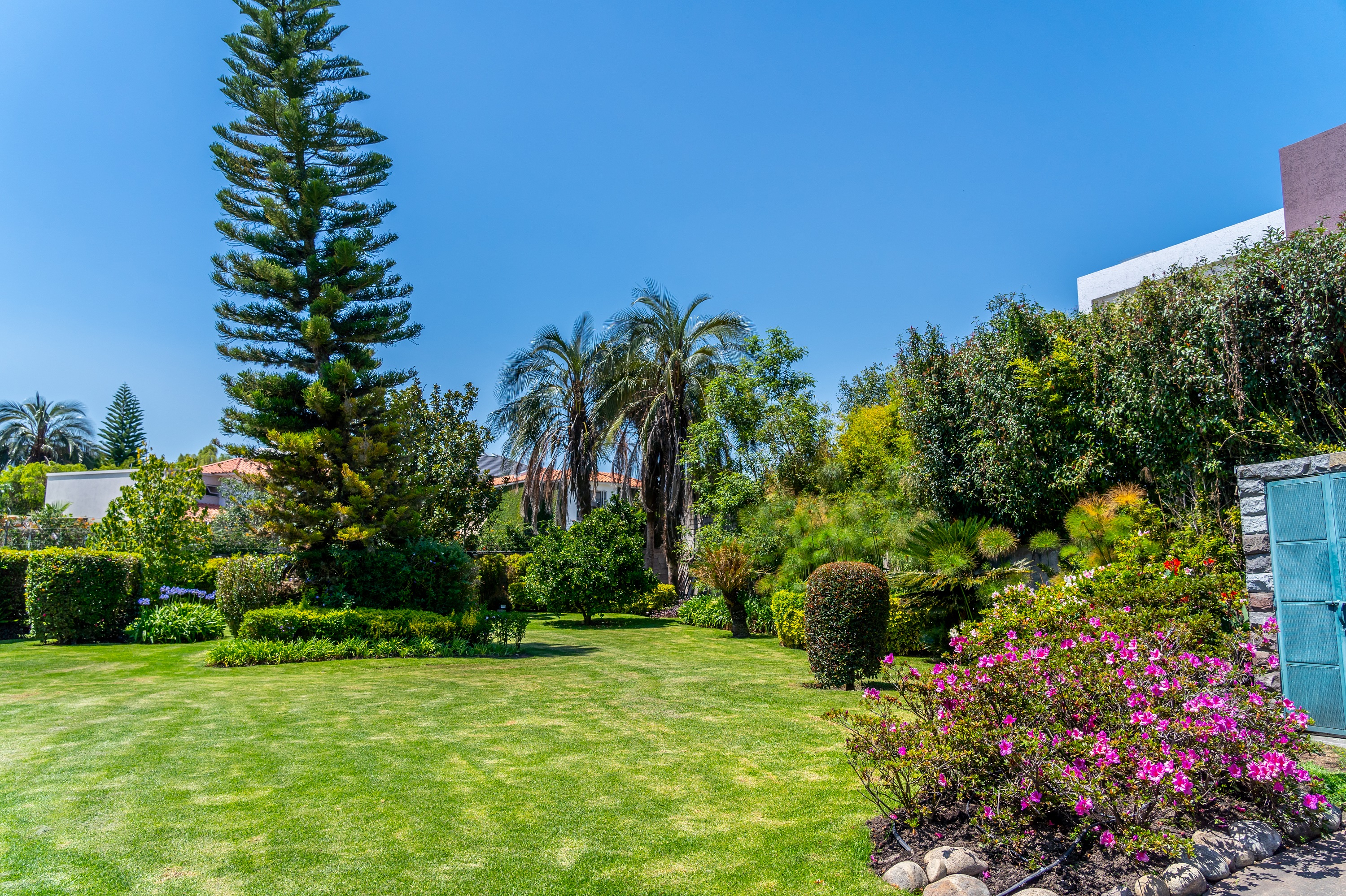 ESPECTACULAR MANSIÓN DE VENTA EN QUITO ECUADOR EN UNA DE LAS MÁS EXCLUSIVAS URBANIZACIONES DE CUMBAYÁ VALLE CERCANO A QUITO - Imagen ampliada 21
