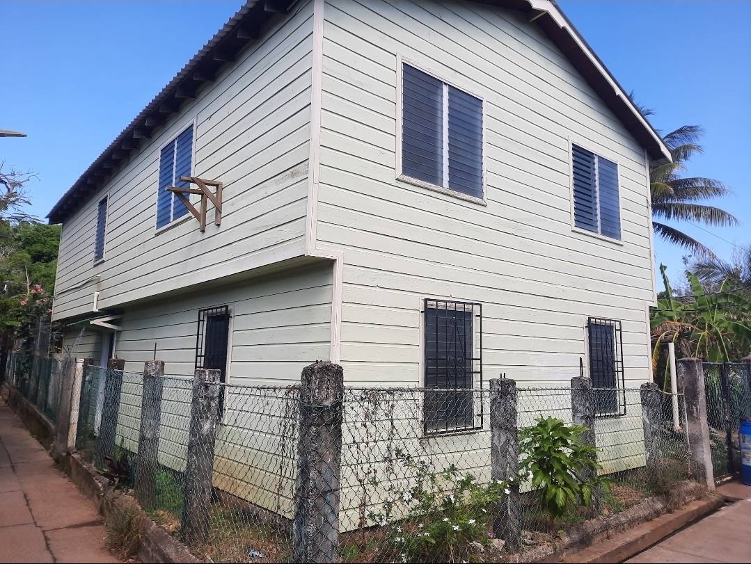 COMMERCIAL PROPERTY FOR SALE ON UTILA BAY ISLANDS HONDURAS - Imagen ampliada 4