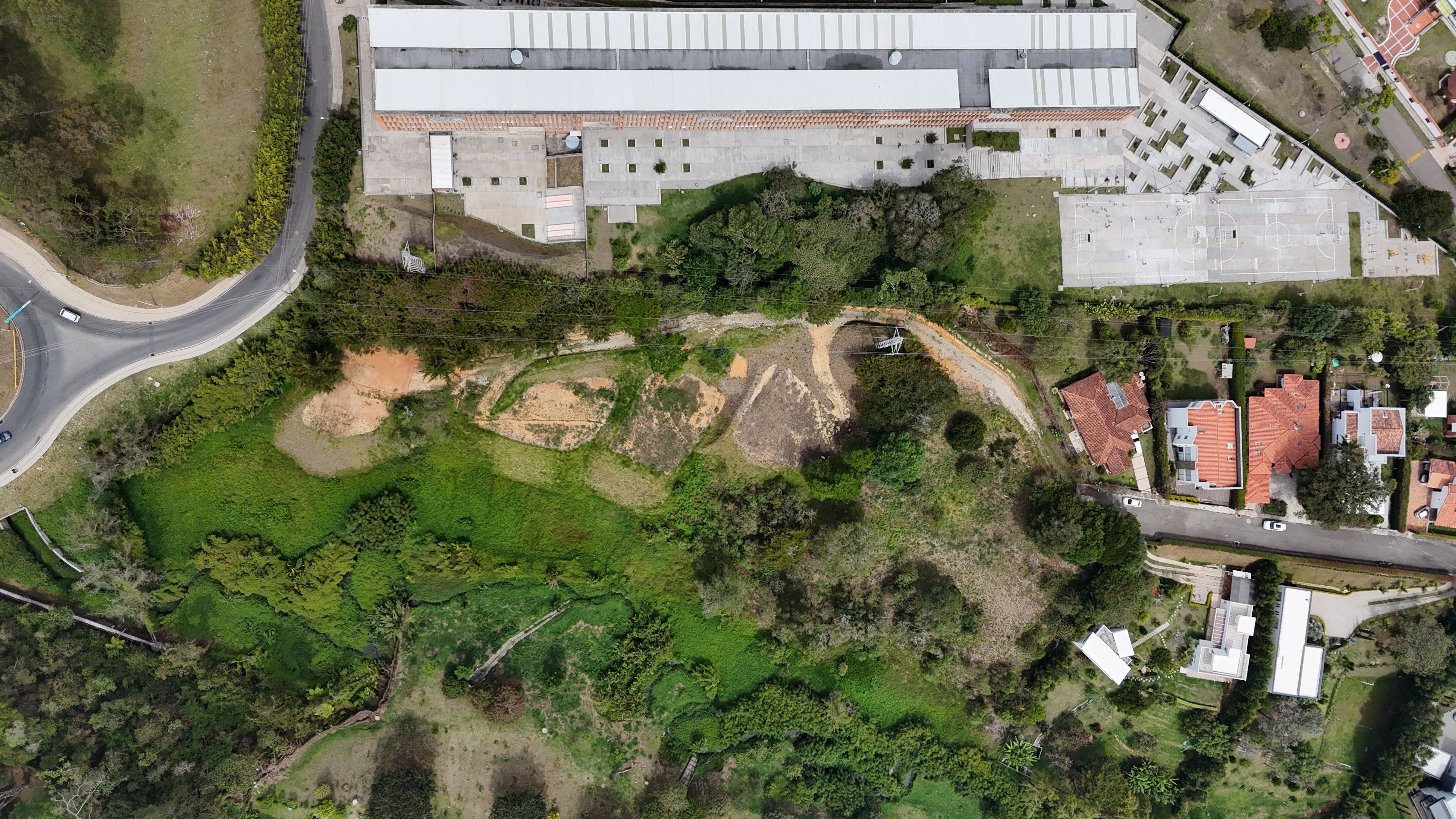 Lotes en Venta cerca al Aeropuerto Internacional - Imagen ampliada 6