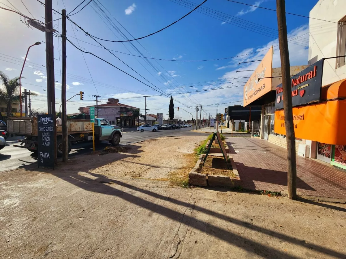 VENTA LOCAL COMECIAL Y TERRENO CARLOS PAZ - Imagen ampliada 1