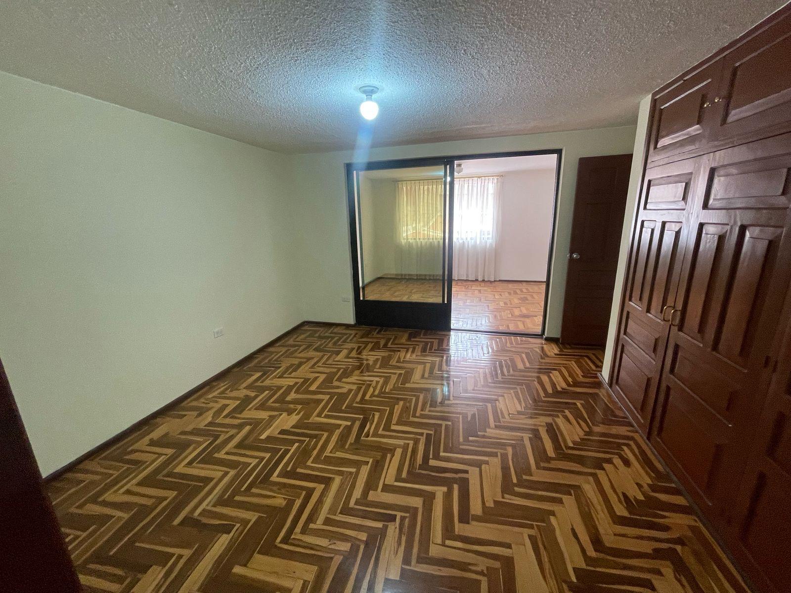 VENTA DE HERMOSA  CASA EN SANGOLQUI - Imagen ampliada 14