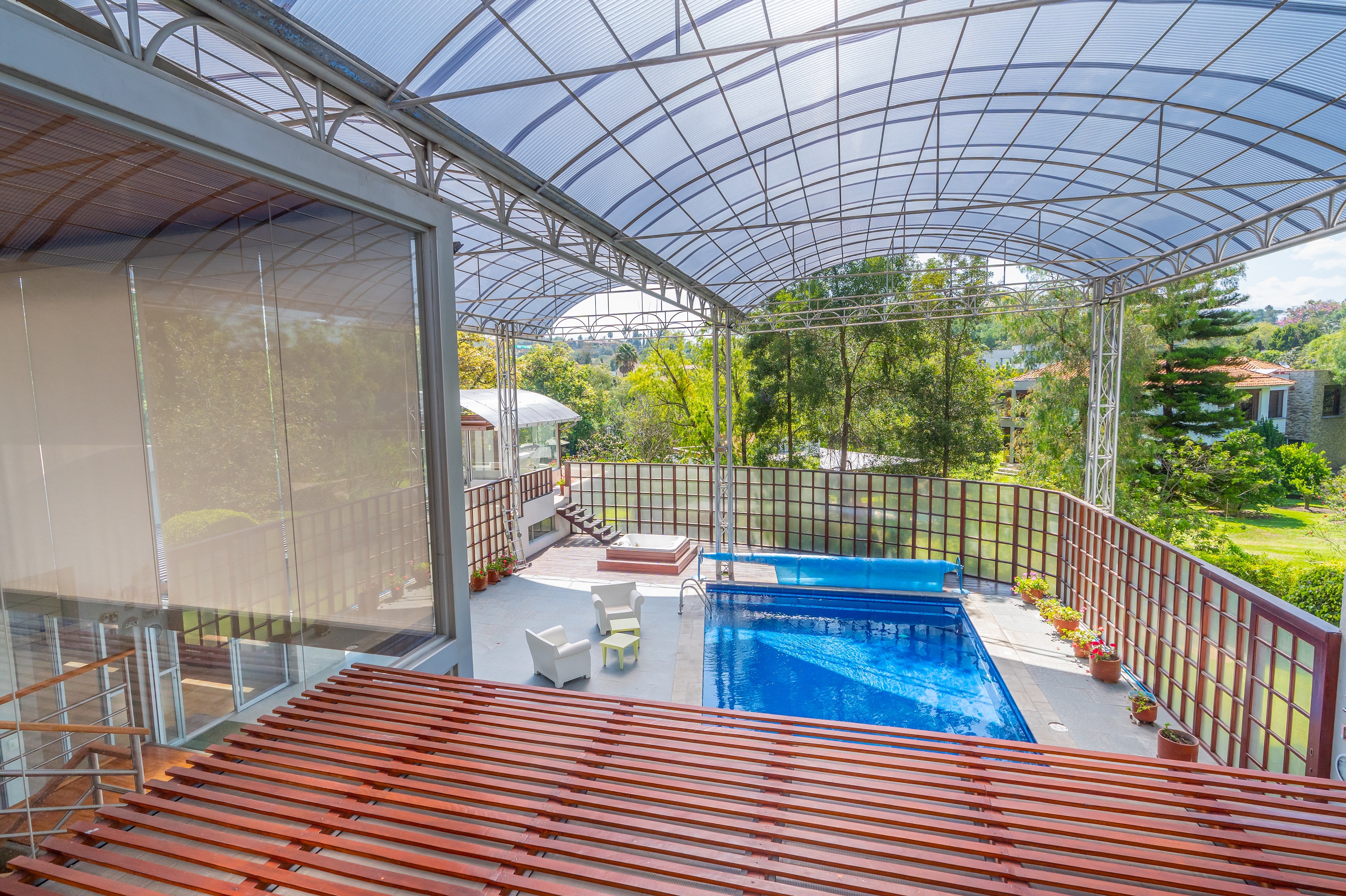 ESPECTACULAR MANSIÓN DE VENTA EN QUITO ECUADOR EN UNA DE LAS MÁS EXCLUSIVAS URBANIZACIONES DE CUMBAYÁ VALLE CERCANO A QUITO - Imagen ampliada 25