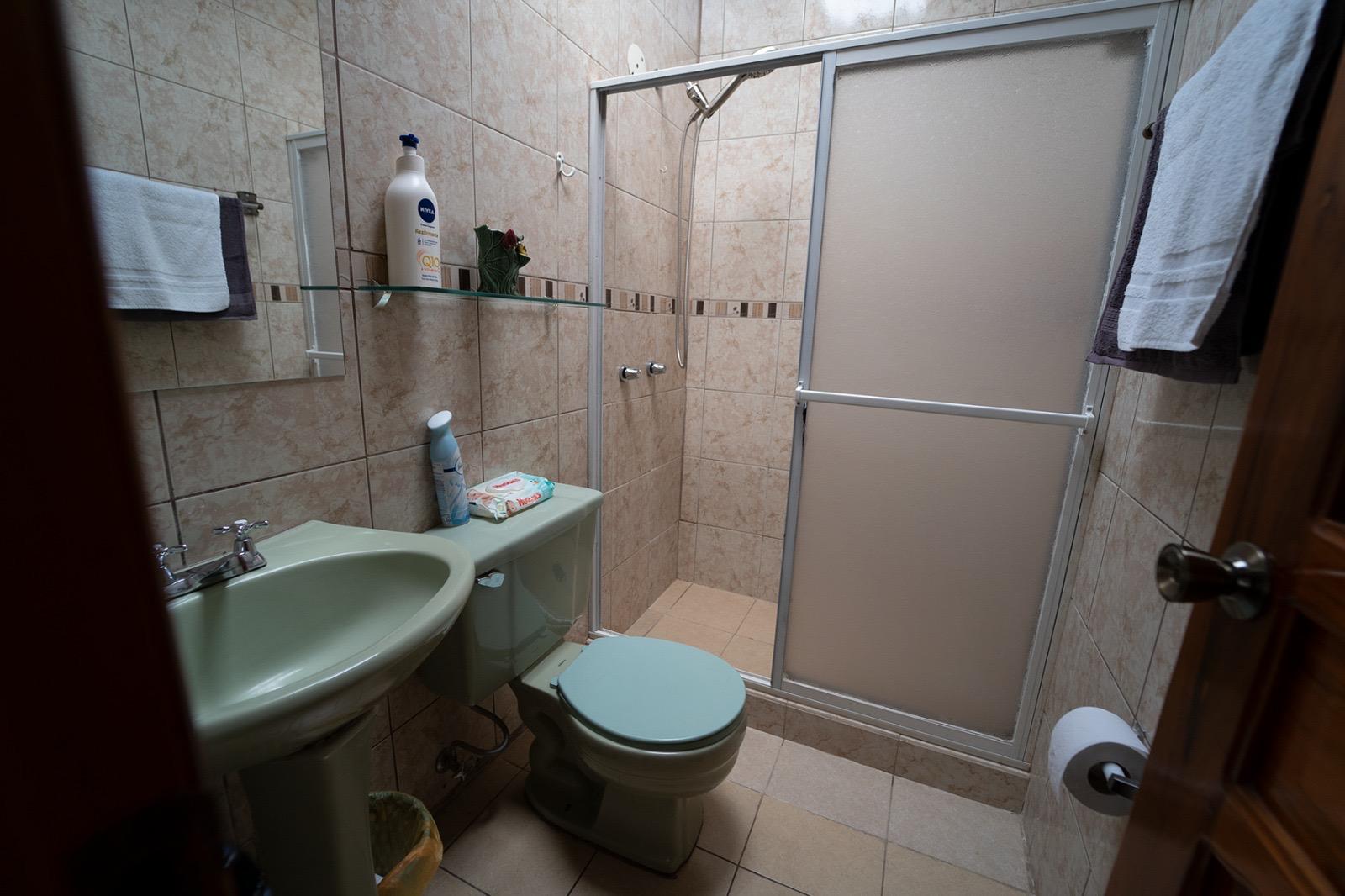 VENTA DE HERMOSA  CASA EN SANGOLQUI - Imagen ampliada 22