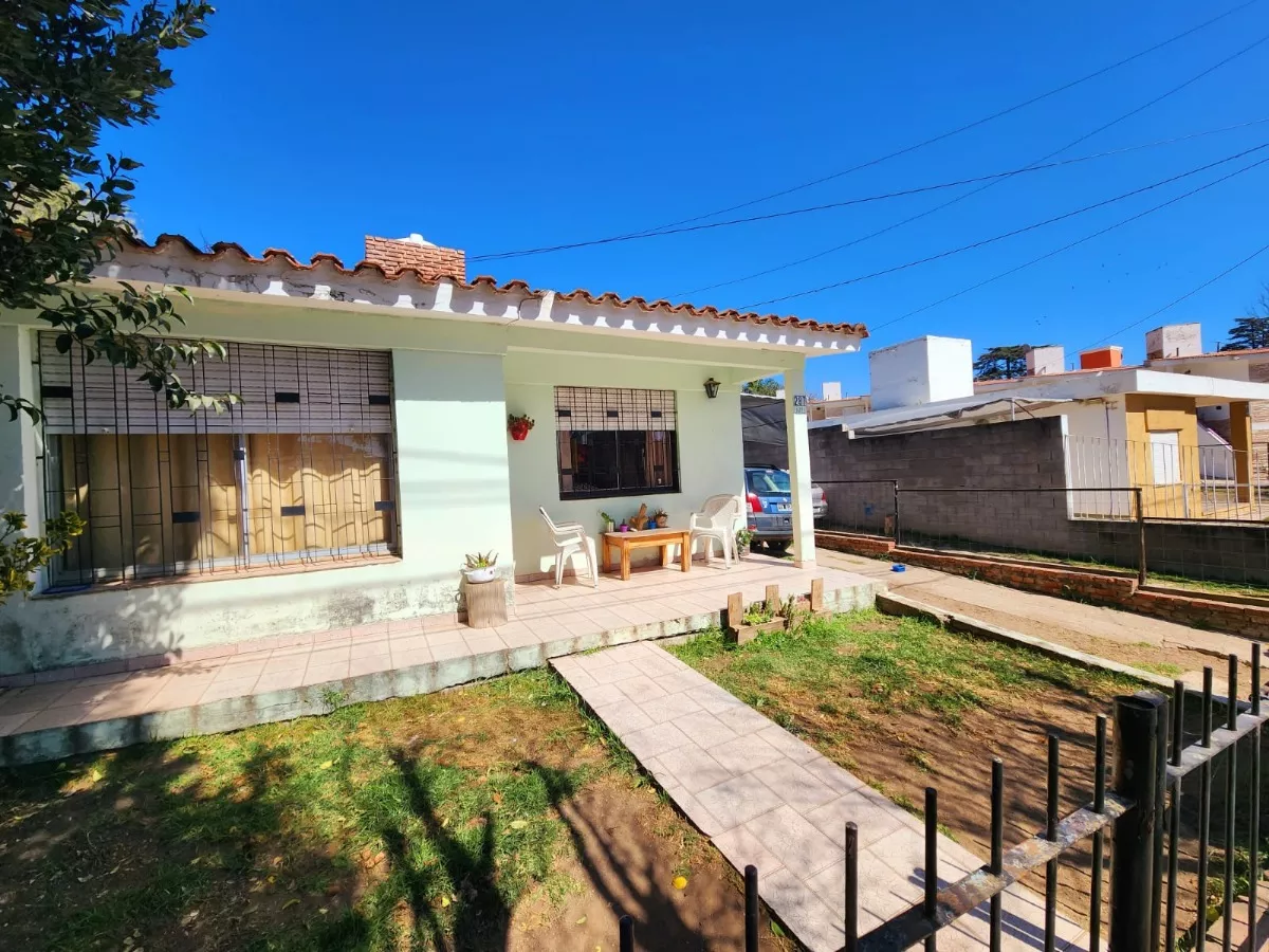 VENTA CASA Y DEPARTAMENTO CARLOS PAZ A REFACCIONAR - Imagen ampliada 1