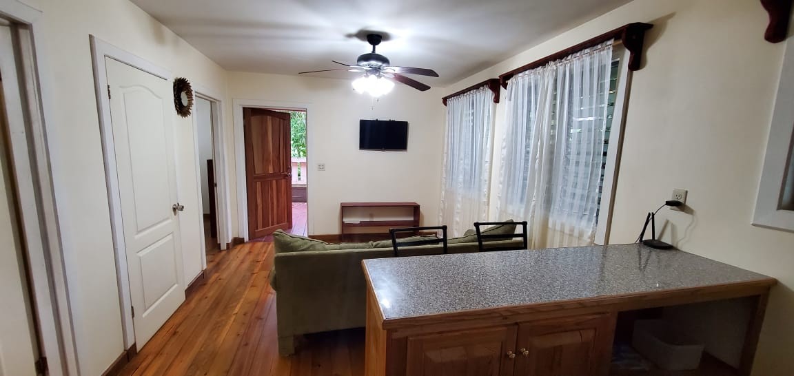 Casa en Venta en Utila Islas de la Bahia Honduras - Imagen ampliada 3