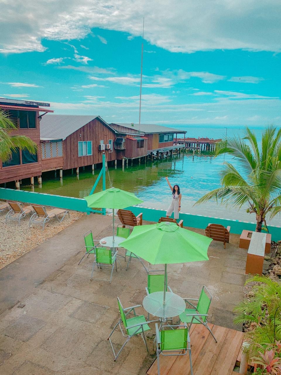 HOTEL AND RESTAURANT IN UTILA BAY ISLANDS OF HONDURAS - Imagen ampliada 1