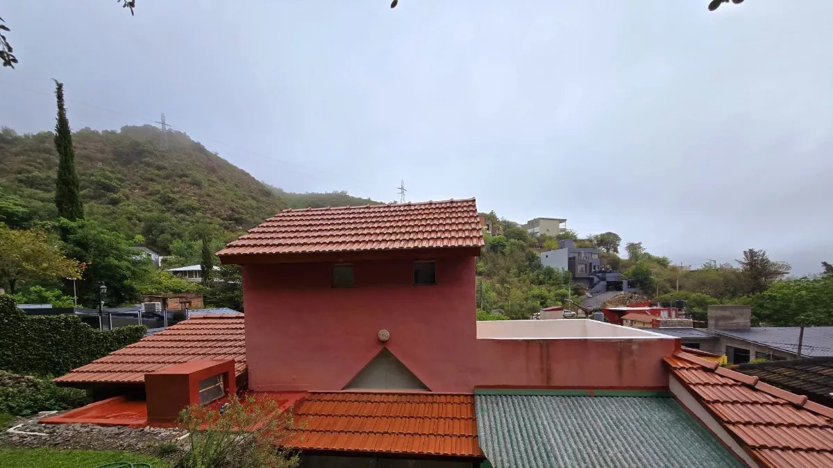 VENTA CASA CARLOS PAZ 3 DORMITORIOS - Imagen ampliada 6