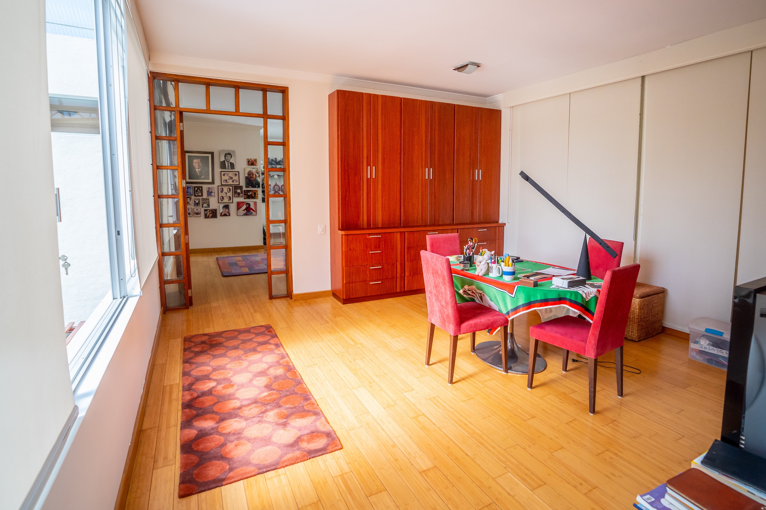 ESPECTACULAR MANSIÓN DE VENTA EN QUITO ECUADOR EN UNA DE LAS MÁS EXCLUSIVAS URBANIZACIONES DE CUMBAYÁ VALLE CERCANO A QUITO - Imagen ampliada 13