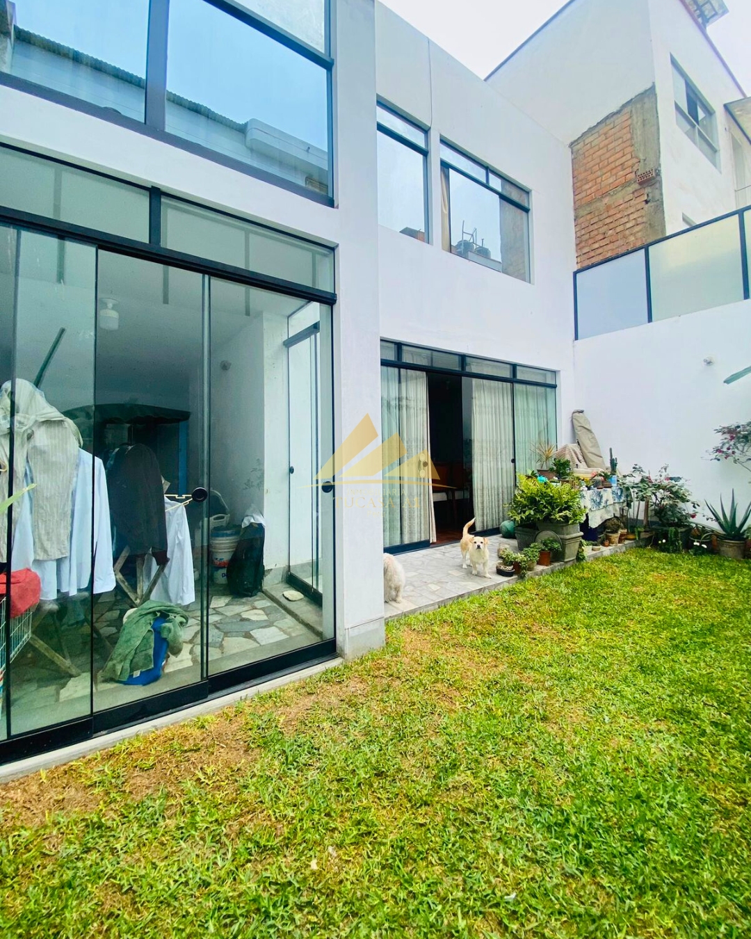CASA EN SURCO NUEVO – 4 HABITACIONES 2 COCHERAS Y JARDÍN PRIVADO - Imagen ampliada 7