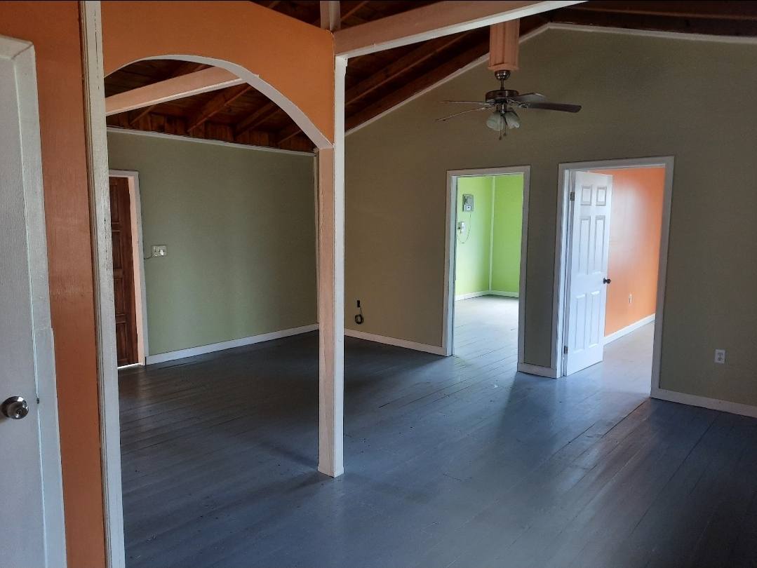 COMMERCIAL PROPERTY FOR SALE ON UTILA BAY ISLANDS HONDURAS - Imagen ampliada 16