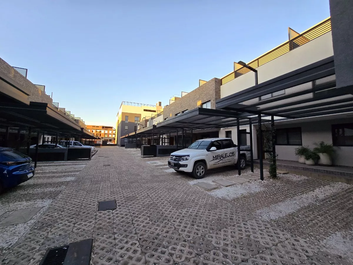 VENTA DEPARTAMENTO TRIPLEX CARLOS PAZ A ESTRENAR - Imagen ampliada 4
