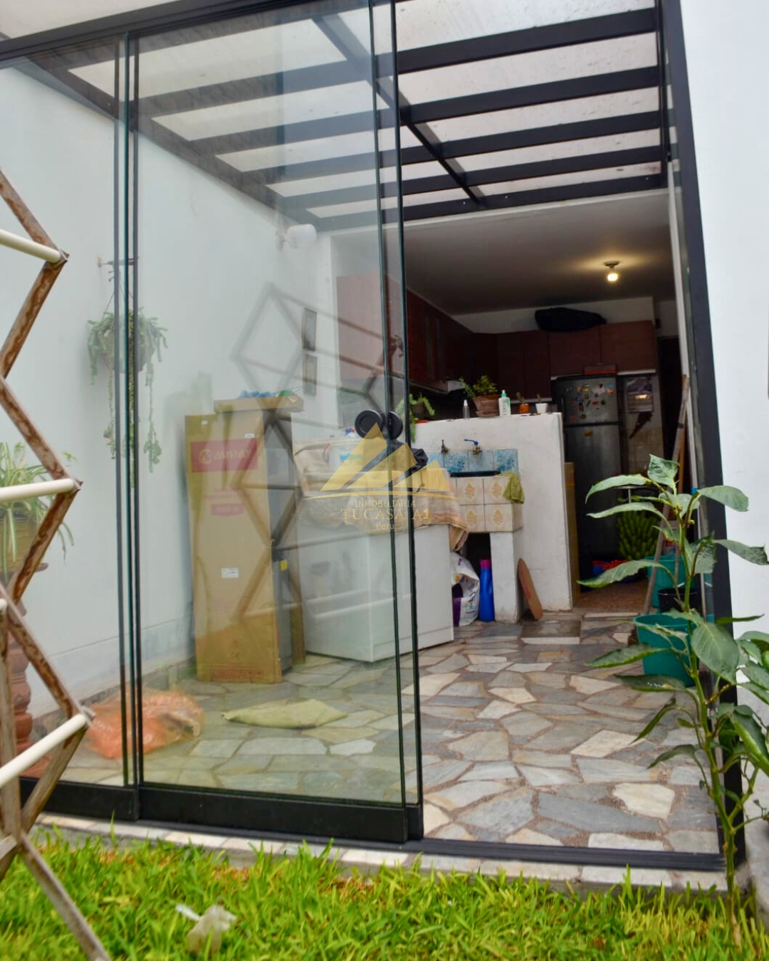 CASA EN SURCO NUEVO – 4 HABITACIONES 2 COCHERAS Y JARDÍN PRIVADO - Imagen ampliada 5