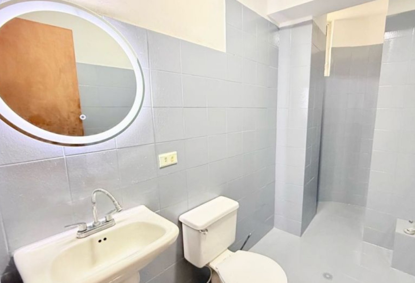Se Vende Apartamento Urbanización Lomas del Este Valencia Carabobo - Imagen ampliada 5