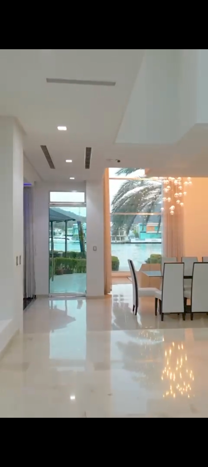 Casa en Conjunto Residencial Las Villas Lechería Estado Anzoátegui Venezuela - Imagen ampliada 4