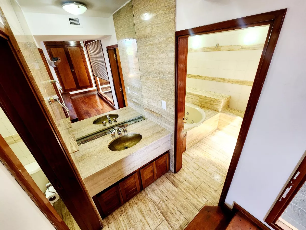 VENTA CASA DE CATEGORIA COSTA AZUL CARLOS PAZ CORDOBA - Imagen ampliada 2